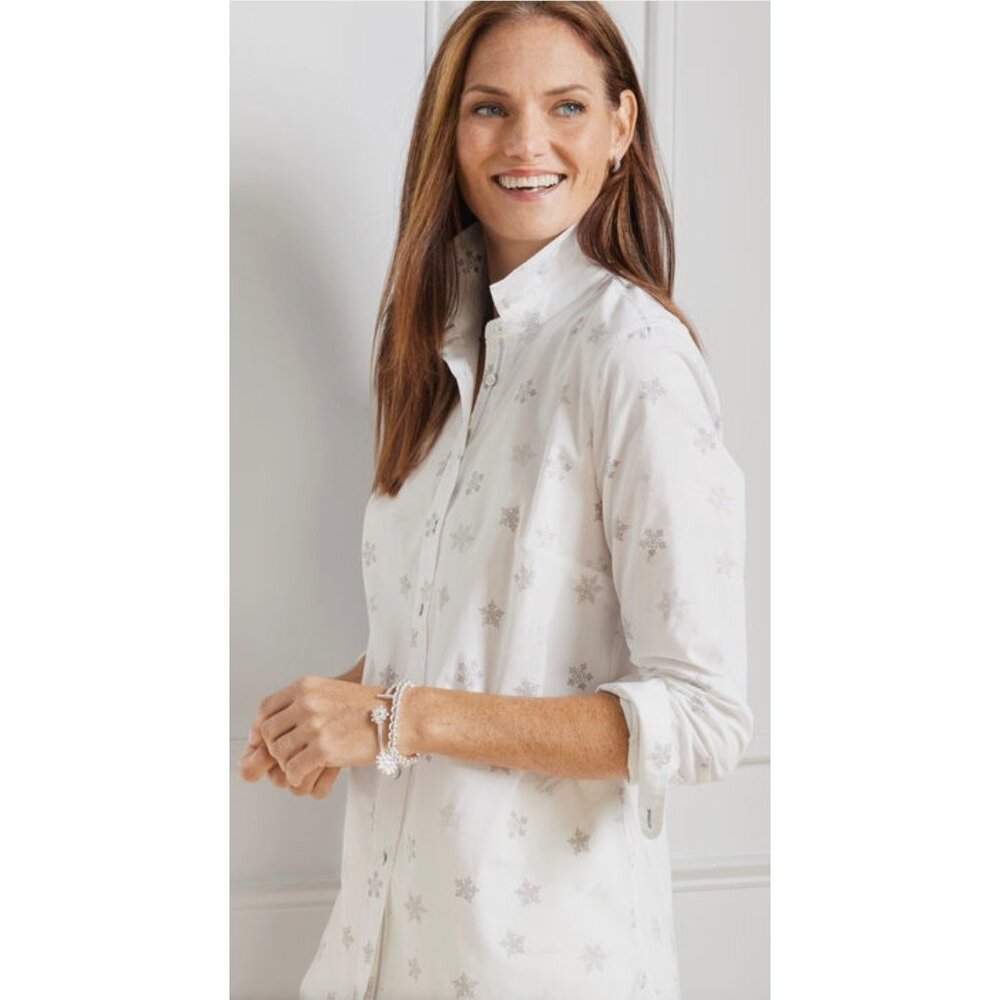 Talbots Snowflake Button Up Shirt Women’s M White Silver‎ Holiday Winter Cotton